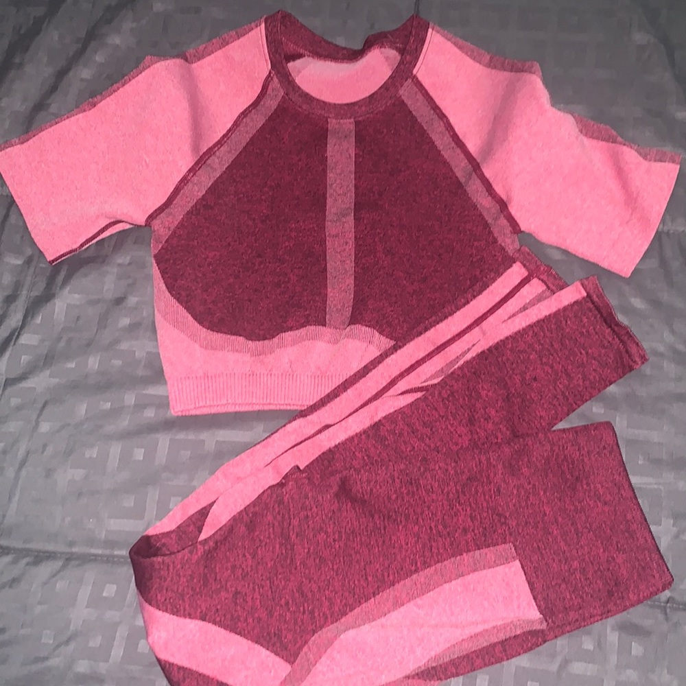 Fabletics womens small set.